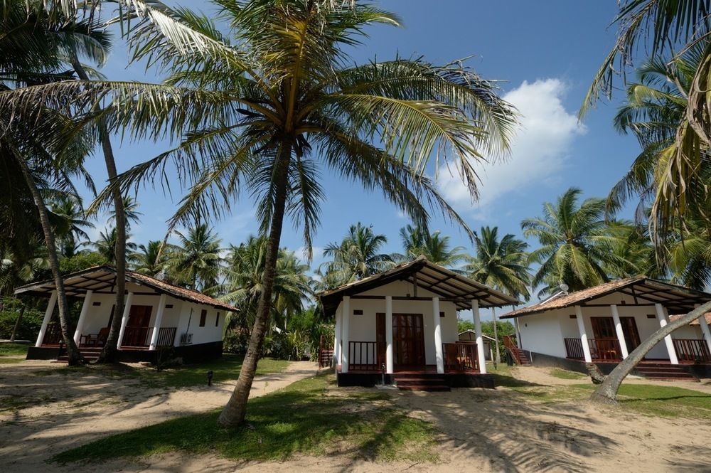 Darwins Beach Resort Tangalle Exterior photo