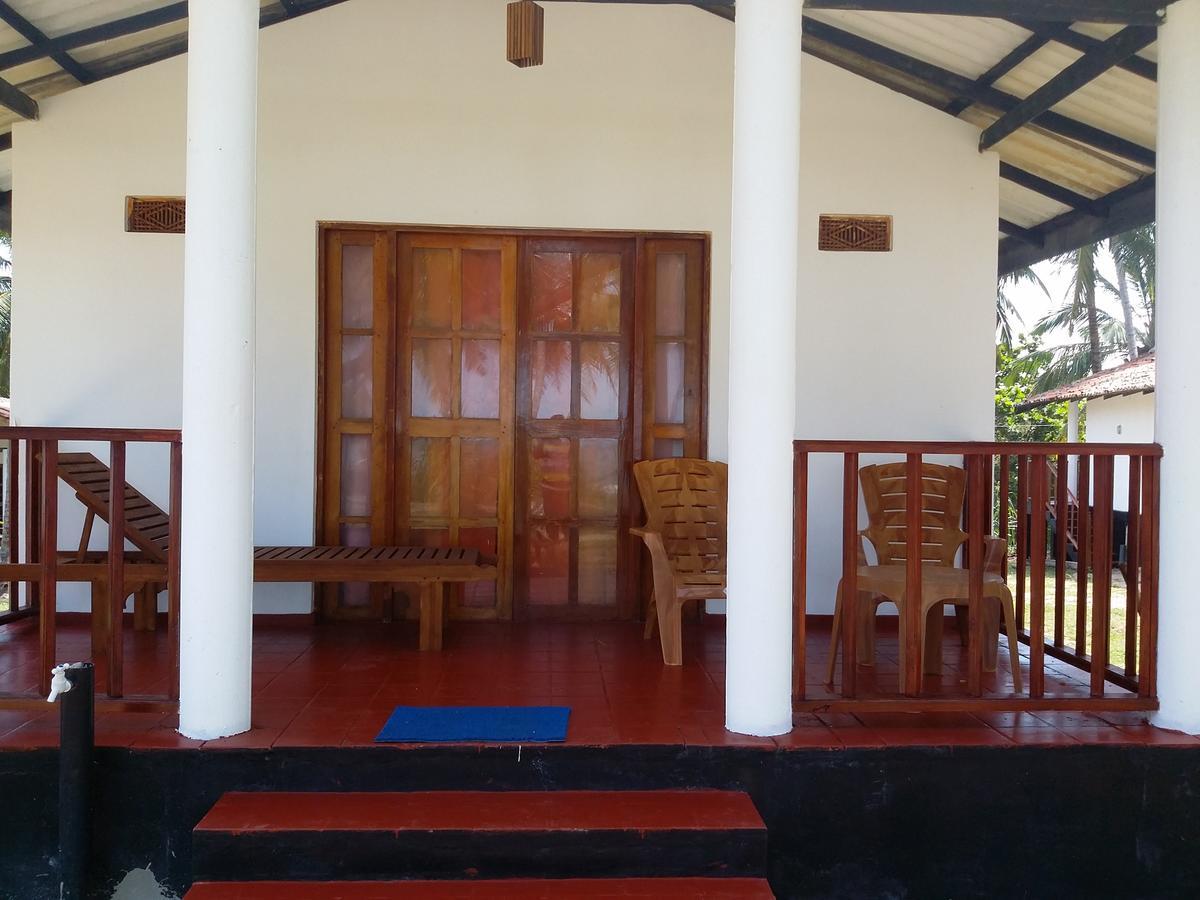 Darwins Beach Resort Tangalle Exterior photo