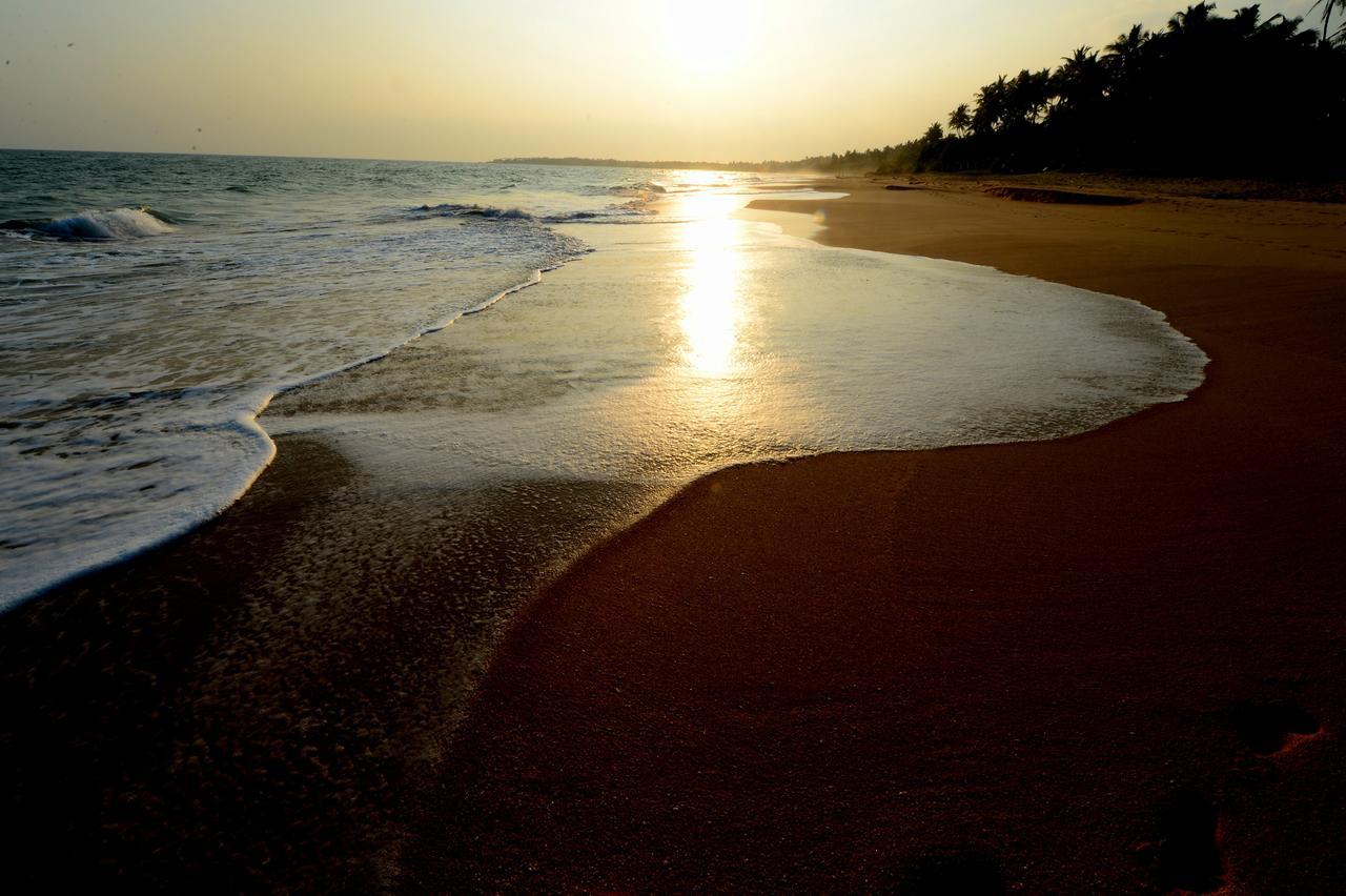 Darwins Beach Resort Tangalle Exterior photo