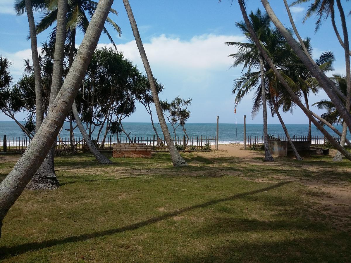 Darwins Beach Resort Tangalle Exterior photo