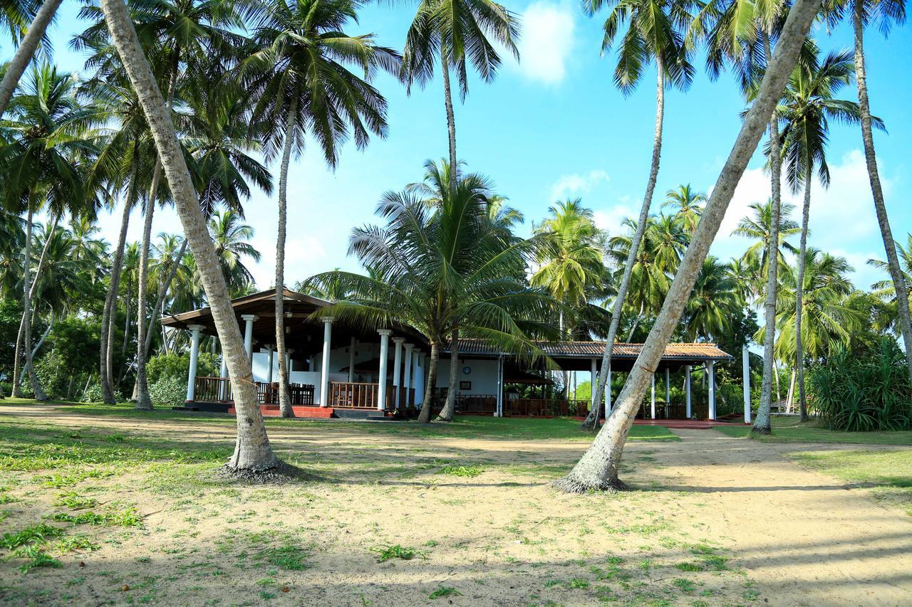 Darwins Beach Resort Tangalle Exterior photo