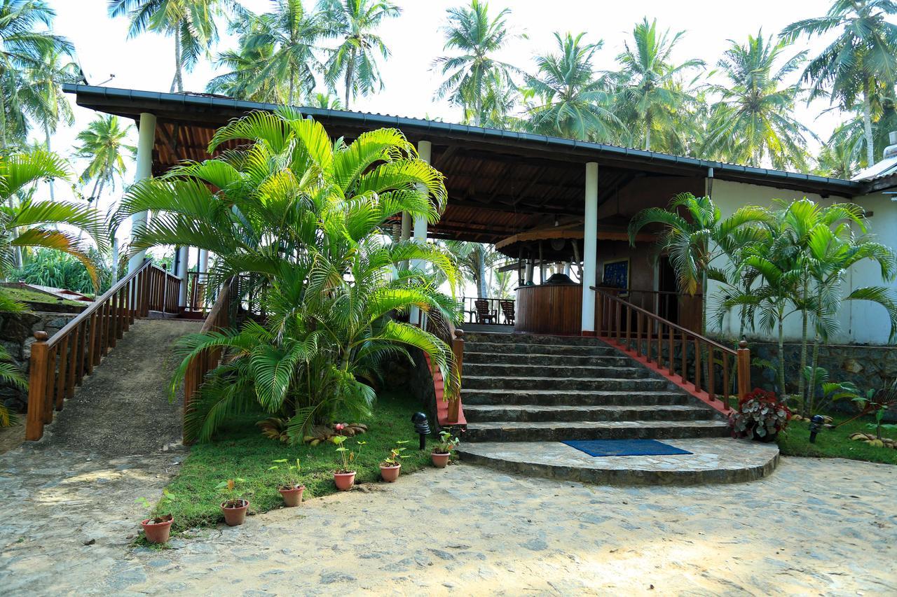 Darwins Beach Resort Tangalle Exterior photo