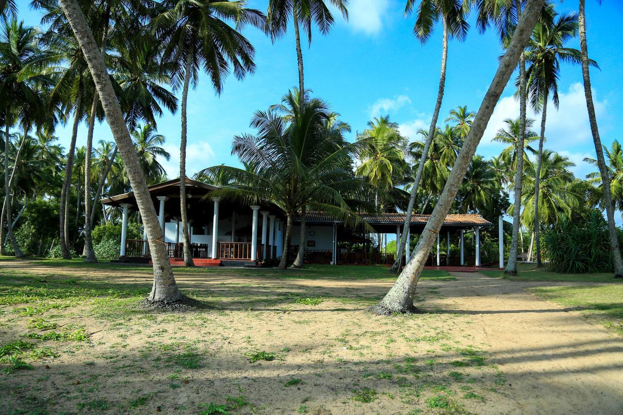 Darwins Beach Resort Tangalle Exterior photo