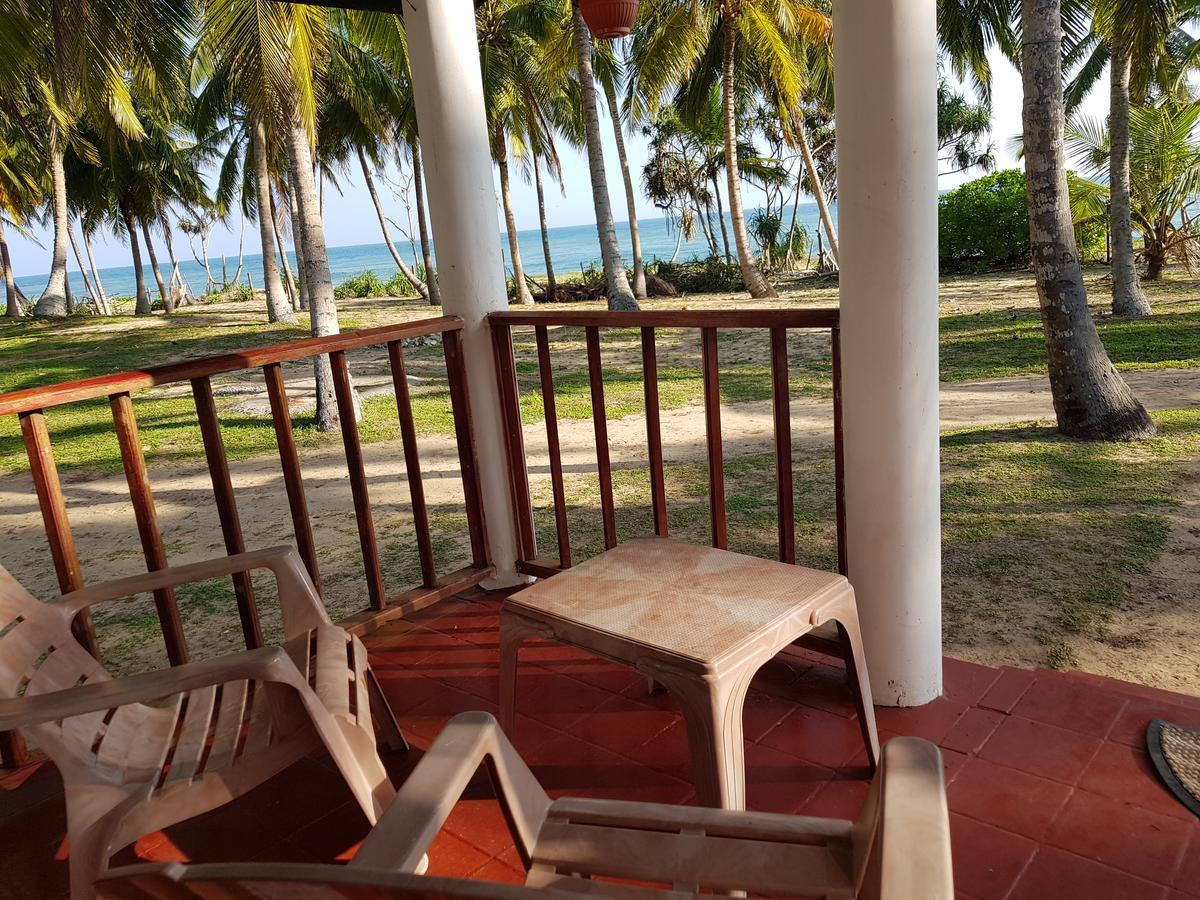 Darwins Beach Resort Tangalle Exterior photo